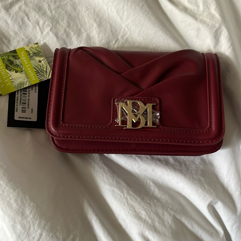 Brand new handbag burgundy color~ black and red mix color~